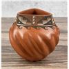 Image 5 : Juanita Fragua Jemez Pueblo Red Melon Jar