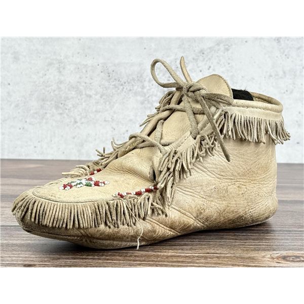 Native American Indian Single Beaded Moccasin