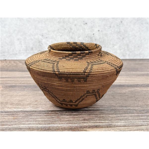 Yokuts Native American Indian Bottleneck Basket