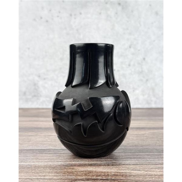 Sherry Tafoya Santa Clara Pueblo Pot