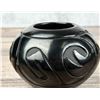 Image 5 : Stella Chavarria Santa Clara Pueblo Pot