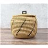Image 5 : Sarah Kittusok Inuit Eskimo Lyme Grass Basket