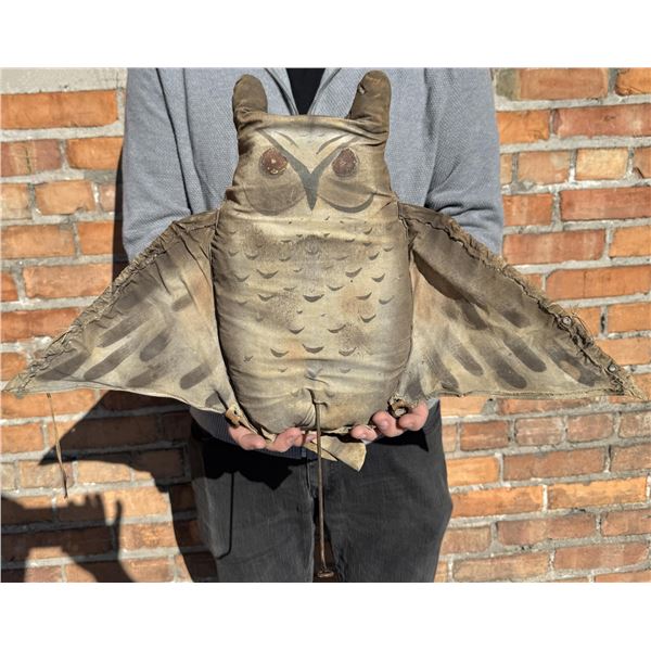 J.W. Reynolds Cloth Flapping Owl Hunting Decoy
