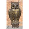Image 1 : Paper Mache Great Horned Owl Hunting Decoy