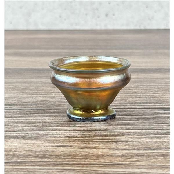 Louis Comfort Tiffany Glass Pedestal Salt 1307