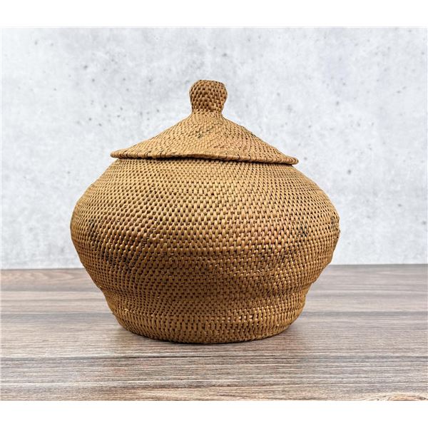 Washoe Native American Indian Lidded Basket