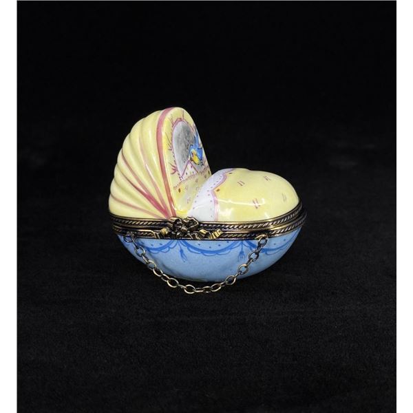 Limoges Peint Main Porcelain Cradle Trinket Box