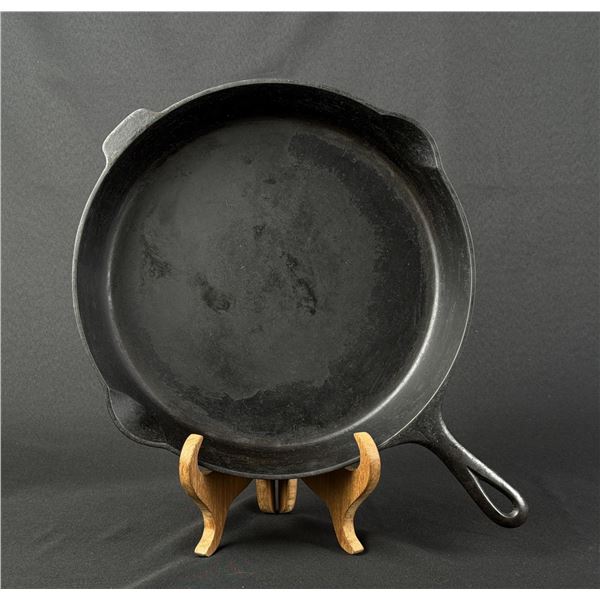 Griswold No 12 Cast Iron Skillet 719A