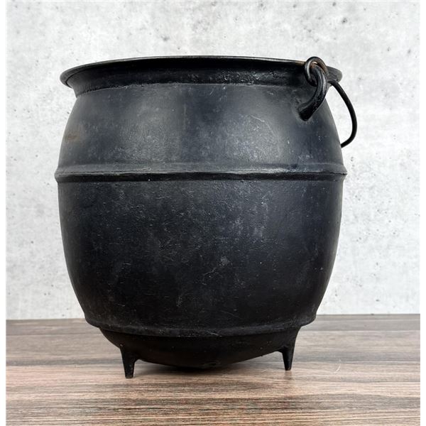 No 8 Cast Iron Kettle Pot Cauldron