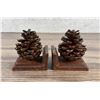 Image 2 : Cast Iron Pinecone Bookends