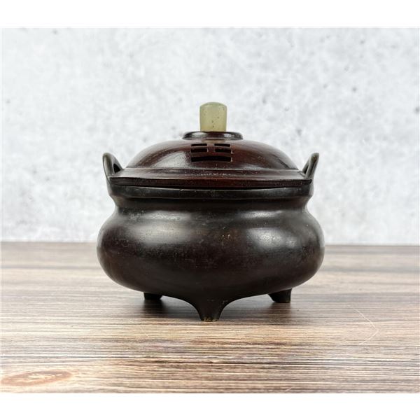 Antique Xuande Chinese Bronze Tripod Censer