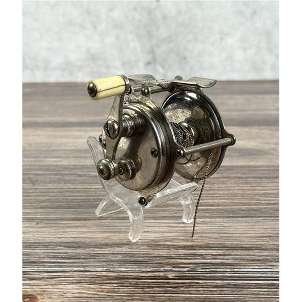 Hendryx Fishing Reel