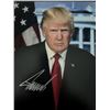 Image 1 : US President Donald Trump signed photo