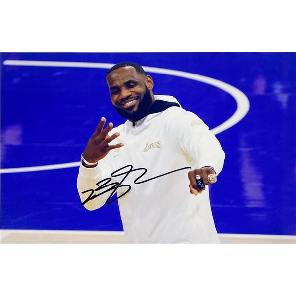 LA Lakers LeBron James facsimile signed photo.