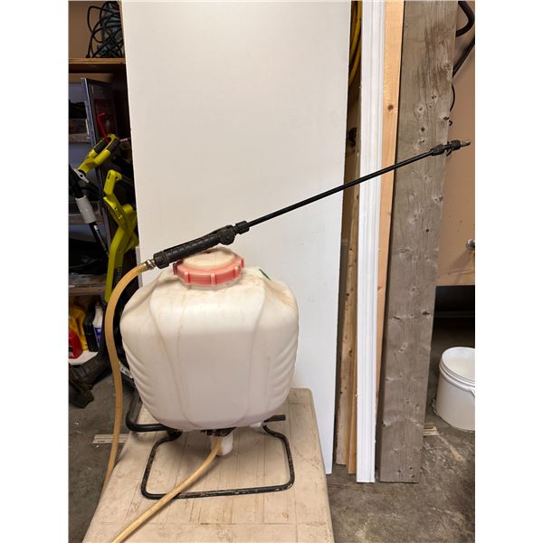 Weed sprayer for landscaping