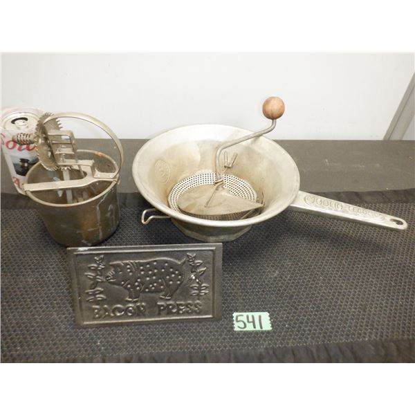 Vintage kitchen items