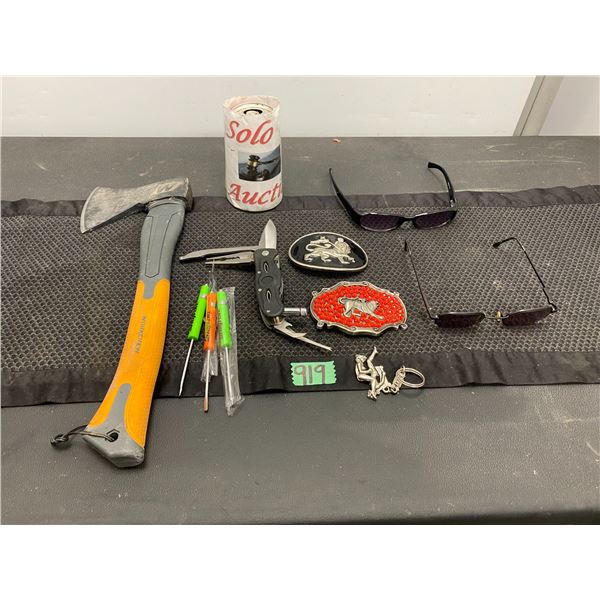Assorted lot with hatchet, screwdrivers, belt buckles, multi-purpose knife, sunglasses