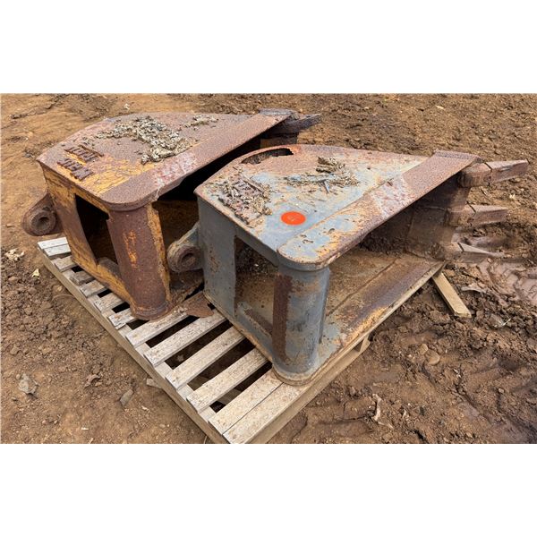 Qty 2 Wain-Ray Case Quick Connect Bucket Attachments w/ Teeth 18"W