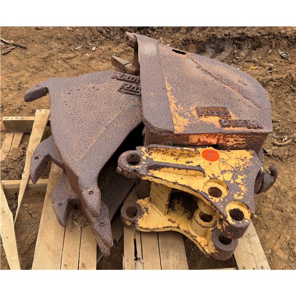 Qty 2 Wain-Ray Case Quick Connect  Bucket Attachments w/ Coupler 16"W