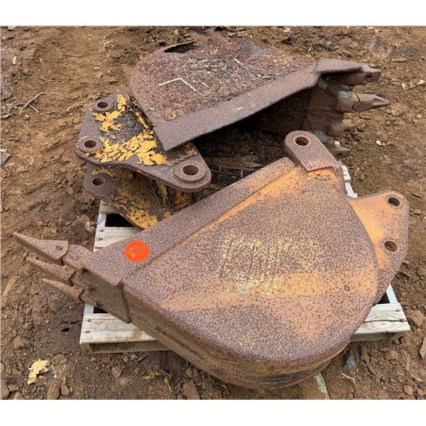 Qty 2 Machine Bucket Attachments w/ Teeth  15"W & 12"W