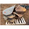 Image 4 : Qty 2 Machine Bucket Attachments w/ Teeth  23"W