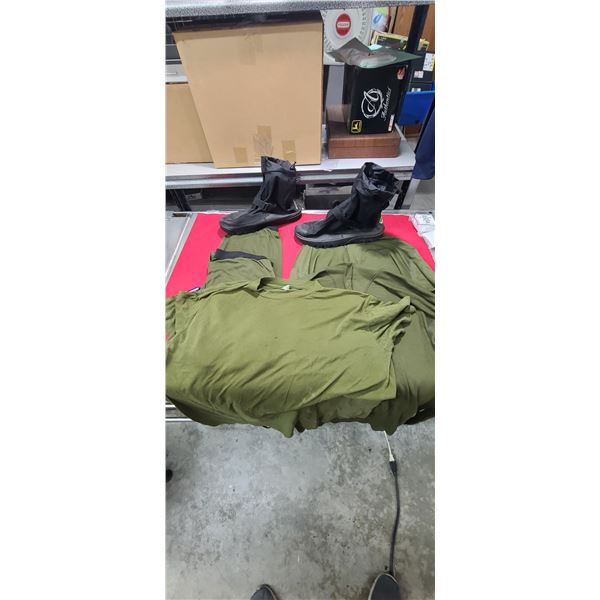 TWO SETS OF CANADIAN ARMY THERMALS - XXL AND XL, PLUS XL OVERSHOES