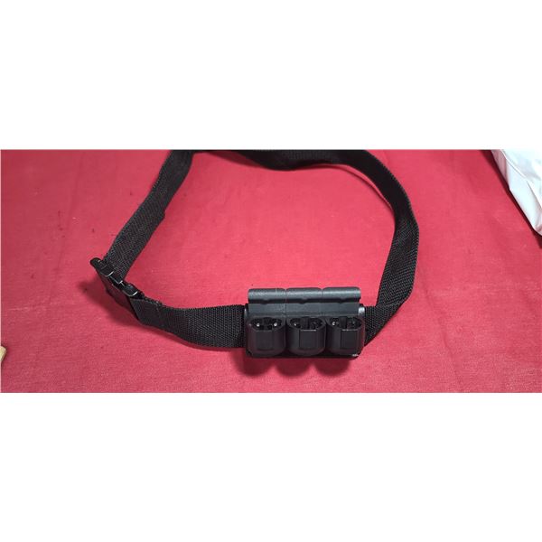 SAFARILAND REVOLVERSPEELOADER HOLSTER