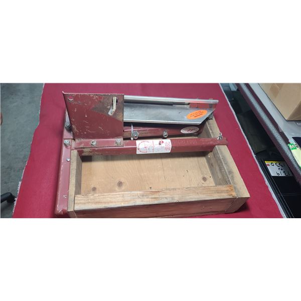 TUIS BIRDS SHOOTER/CLAY PIGEON TOSSER - FOOT ACTIVATED RELEASE - SHIPPING MAAY BE COSTLY (WIEGHT, SI