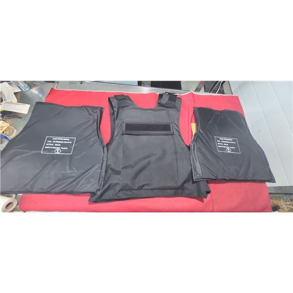 CANARMOR SOFT BODY ARMOUR - THREAT LEVEL: NI J IIIA KEVLAR SIZE 3XL52 -56 PLATES AND VETS