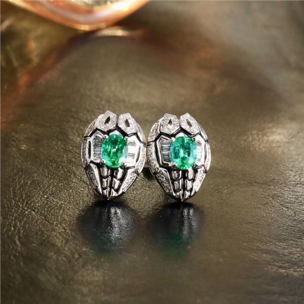 18K Gold Emerald Stud Earrings