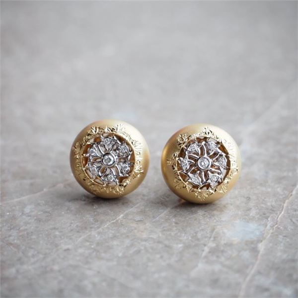 18K Gold Hollow Floral Earrings