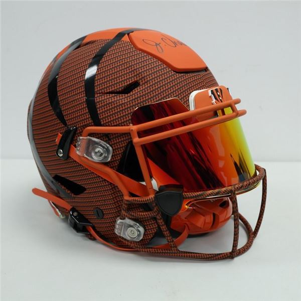 JAMARR CHASE SIGNED CINCINATTI BENGALS ON FIELD HYDRO DIPPED HELMET - BECKETT COA