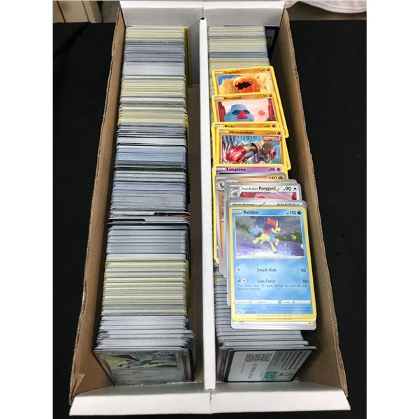 LARGE LOT OF LOOSE POKEMON TRADING CARDS