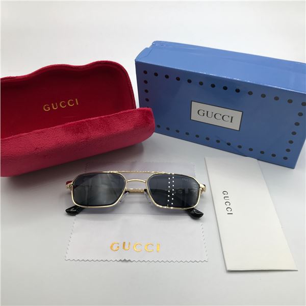 SUNGLASSES BNIB WITH ACCESSORIES