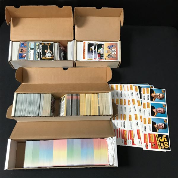 LOT OF VINTAGE TRADING CARDS