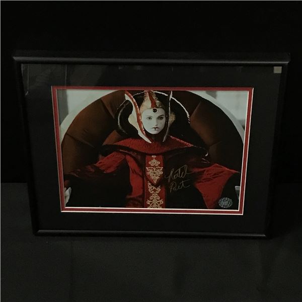 NATALIE PORTMAN SIGND AND FRAMED Star Wars 8X10 - KB COA