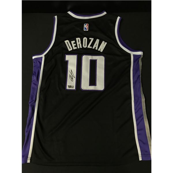 DEMAR DEROZEN SIGNED SACREMENTO KINGS JERSEY - ACE COA
