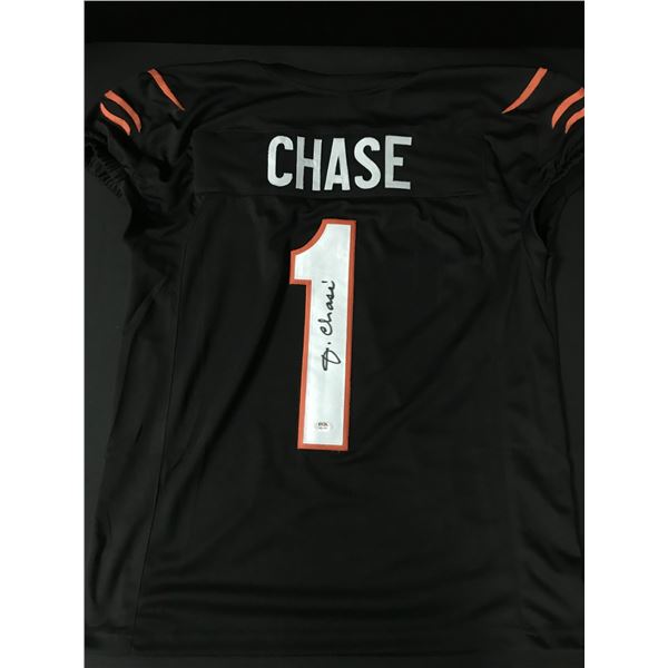 JAMARR CHASE SIGNED FOOTBALL JERSEY - PSA COA
