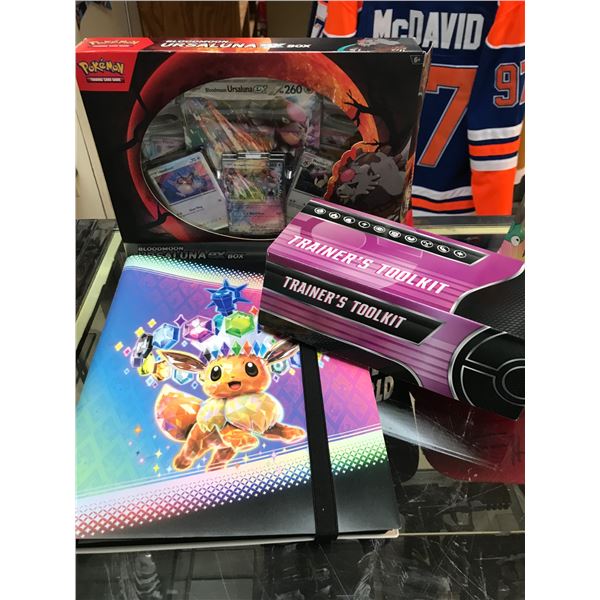 LARGE LOT OF POKEMON CARDS AND BINDER