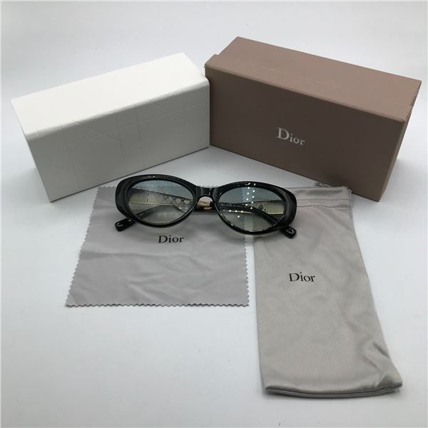 SUNGLASSES BNIB WITH ACCESSORIES