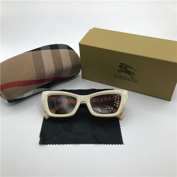 SUNGLASSES BNIB WITH ACCESSORIES