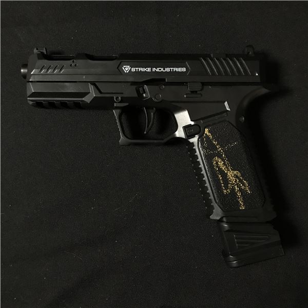 JASON STATHAM SIGNED EXPENDABLES PROP GUN KB AUTHENTICS COA