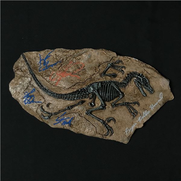 JURASSIC PARK MULTI SIGNED RESIN RAPTOR FOSSIL (PRATT,NEIL,GOLDBLUM,DERN,HOWARD) KB COA
