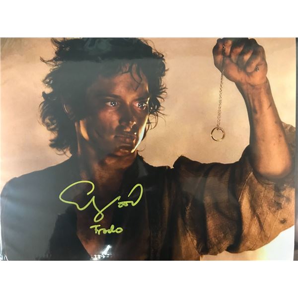 ELIJAH WOOD SIGNED AND INSCRIBED LORD OF THE RINGS 8X10 - WWOC COA