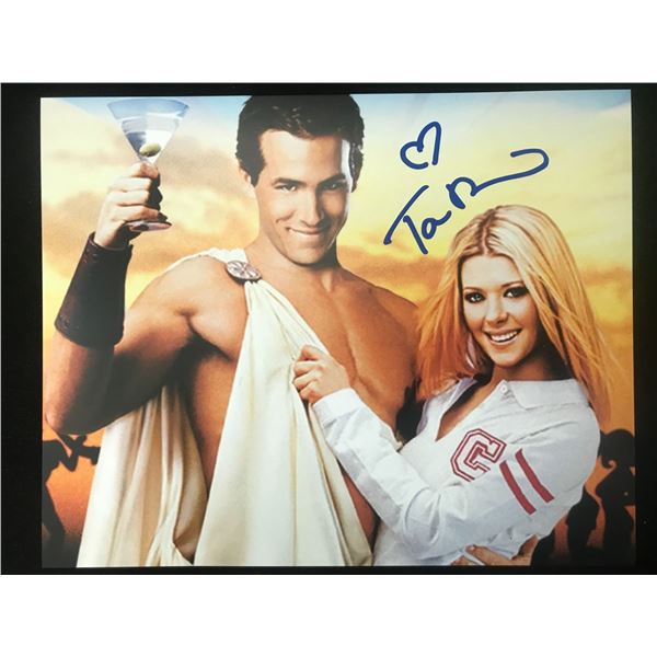 TARA REID SIGNED VAN WILDER 8X10 - WWOC COA