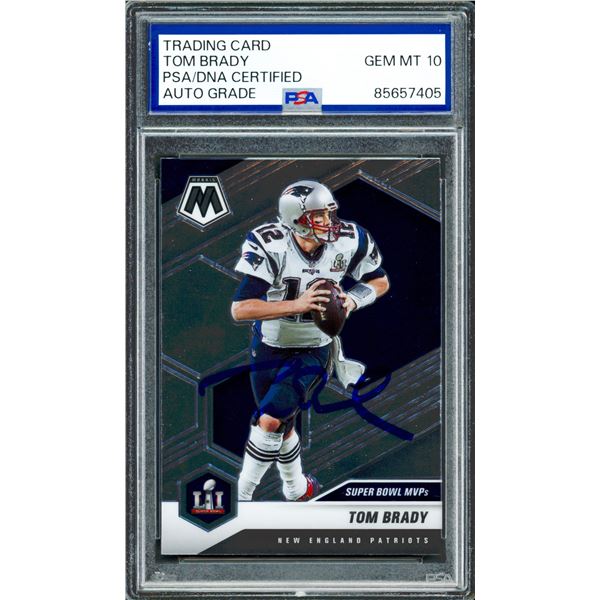 TOM BRADY SIGNED 2020 PANINI MOSAIC TRADING CARD - PSA COA