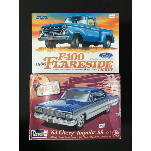 LOT OF 2 MODEL CAR KITS IN ORIGINAL PACKAGING
