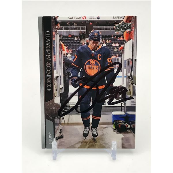 CONNOR MCDAVID SIGNED TRADING CARD