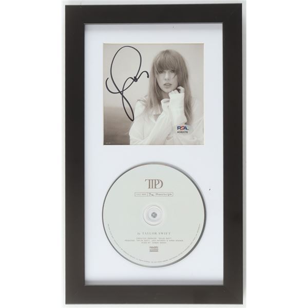 TAYLOR SWIFT SGNED AND FRAMED PRESENTATION PIECE - PSA COA