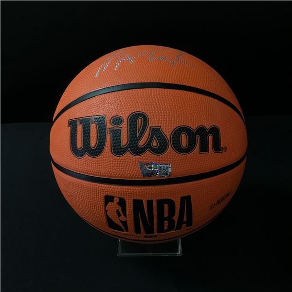 MAGIC JOHNSON SIGNED BASKETTBALL (ACE COA)
